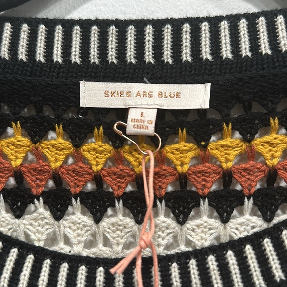 NWT Skies Are Blue Crochet Striped knit Sweater black white brown size large - Picture 3 of 6
